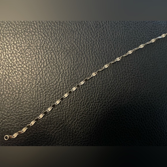 Mejuri 14k Gold Anchor Chain Bracelet - Picture 5 of 5